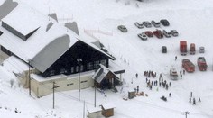 Pri lyžiarskom stredisku v Japonsku vybuchla sopka, o život prišiel jeden človek