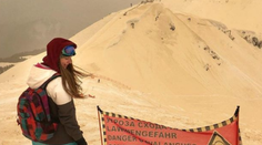 Pre oranžový sneh to na európskych svahoch vyzeralo ako na Marse