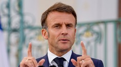 Ukrajina by mala mať možnosť neutralizovať ruské vojenské základne, vyhlásil Emmanuel Macron
