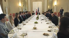 Robert Fico pozval študentov na obed. Niektorými témami ich zaskočil