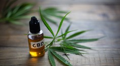 Popularita zlegalizovanej CBD na Slovensku raketovo vzrástla. Odborníci zdvíhajú varovný prst