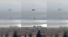 Nad Popradom sa „zjavil“ obrovský anjel. Vianočnú výzdobu prenášala helikoptéra