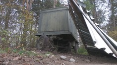 Majitelia neuposlúchli, a tak nastúpili traktory. Na Liptovskej Mare odstraňovali čierne stavby