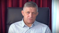 Robert Fico by sa mohol naplno vrátiť do práce už v polovici augusta, prezradil minister Kaliňák