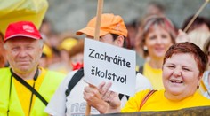 Školskí odborári nepodpísali memorandum o platoch. V hre je aj štrajk