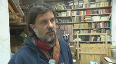 Tomáš počas požiaru v Banskej Štiavnici pomáhal iným, no takmer prišiel o svoj antikvariát