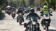 Motorkári ukázali, že majú srdce. Rodinám v núdzi rozdávali darčeky