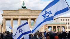 Izrael zastavil paľbu, Hamas súhlasí s prímerím