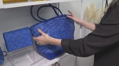 Z rybacej kože vyrábajú kabelky a dokonca aj čižmy. Ide o veľmi kvalitný a ekologický materiál