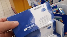 Poľský obchodný reťazec predstavil novinku. Ľudia si tam zakúpia test na zistenie protilátok covidu
