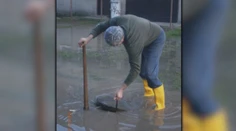 Každodenný smrad a baktérie. Takto žijú obyvatelia Novej Strážne