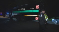 Vláda vyhlásila migrantom vojnu. Na hranici pri Rajke postavili vodné delo