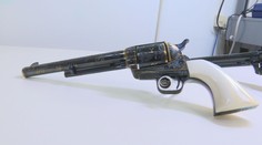 Zbrane alebo šperky? Nazreli sme do dielne, v ktorej sa rodia jedinečné majstrovské kúsky