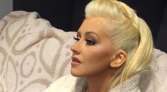 O Christine Aguilere nebolo dlho nič počuť. Tak sa ukázala hore bez