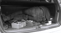 Psychológ vysvetľuje, prečo sa opitý Slavo skryl pred policajtmi do kufra