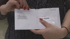 Prvé 300-eurové šeky pre najstarších očkovaných už doručili. Nie všade našli adresáta
