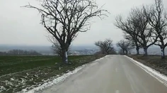 Cestu do Malých Ripnian lemujú desiatky hákových krížov
