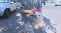 V bojových podmienkach: Školákom z Nitry musia nosiť teplé obedy rodičia