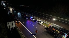 Diaľnicu D1 pri Dubnici nad Váhom pre vážnu dopravnú nehodu uzavreli. Hlásia jedného mŕtveho