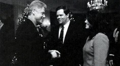 Trump vniesol do kampane Clintonovej manželské problémy