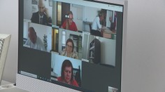 Namiesto komisie počítač. Mnohí vysokoškoláci robili štátnice cez telemost