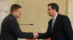 Prieskum: Fico by nevládol sám, možno so SNS