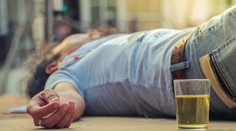 Opitý Bratislavčan sa natlačil dôchodcom na Nový rok do domu