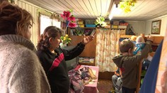 Opäť sme navštívili rodinu, ktorá žije z 28 € mesačne v prerobenom vagóne