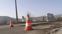 Novinka pre vodičov: Poisťovňa preplatí opravu, ak ste si auto poškodili na výtlku