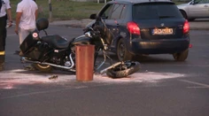 Do sanitky, ktorá prevážala pacienta, vletel motorkár