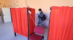 Volič môže zakrúžkovať najviac štyroch kandidátov, alebo vložiť do obálky hlasovací lístok bez úprav