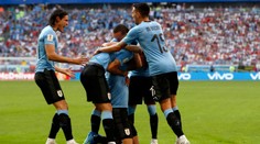 Uruguaj uštedril Rusku prvú prehru.  Oba tímy idú do osemfinále