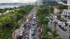 Brazília sa zastavila: Pelé sa vydal na poslednú cestu, rozlúčiť sa s ním prišlo 150-tisíc ľudí