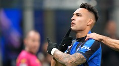 Inter sa vrátil na čelo tabuľky. O výhru nad Salernitanou sa postaral štvorgólový Martinez. Neapol zdolal Lecce