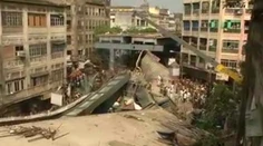 V Indii sa zrútil nadjazd. Množstvo ľudí zavalila masa železobetónu