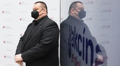 Covid sa rýchlo šíri. Hlavný hygienik upozorňuje, na aké opatrenia nemáme zabudnúť