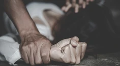 Austráliu šokoval najhorší prípad zneužívania v histórii. Vychovávateľ sa nakrúcal pri sexuálnom zneužívaní takmer stovky mladých dievčat
