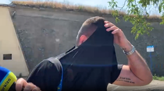 Obvineného z vraždy hádzanárky Cynthie prepustili na slobodu. Pred novinármi sa skrýval