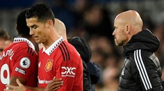 Každý má právo na názor, no on je ďaleko od diania v Manchestri. Tréner United reaguje na Ronaldovu kritiku