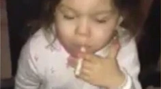 Toto video pobúrilo Fínsko: Batoľa fajčí cigaretu