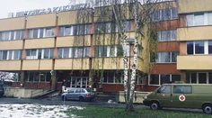 V nemocnici vo Veľkom Krtíši zasahovala polícia, ordinoval tam opitý lekár