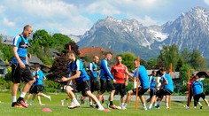 Prečítajte si vizitky Kozáka a nominovaných hráčov