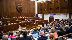 Poslanci schválili sprísnené protipandemické opatrenia počas 3. vlny covidu