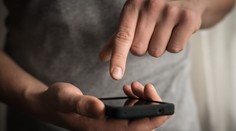 Budúci rok začnú platiť nové predpisy pre smartfóny. Pozrite sa, čo sa zmení