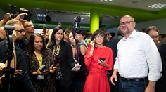 Politikom dochádzala trpezlivosť. Redaktori TV Markíza opisujú, ako vyzerala volebná noc v centre diania