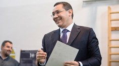 Rumuni si v prvom kole volieb vyberajú nového prezidenta