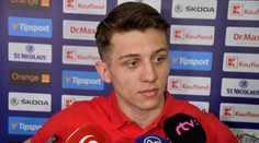 Fehérváryho debut v NHL nadchol aj jeho trénera. Ovečkin mu odovzdal cenu