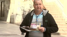 Bezdomovca Petra predali v Británii za tisícku