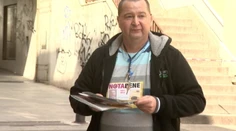 Bezdomovca Petra predali v Británii za tisícku