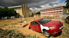 VIDEO: Silné záplavové vlny v Španielsku odnášali autá